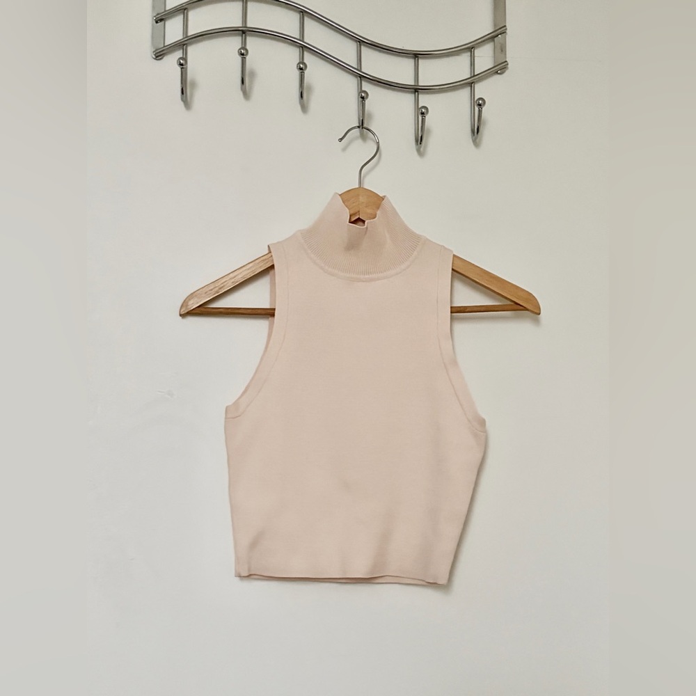 (New without tags) Zara Sleeveless Cream Turtleneck Top. Size S.